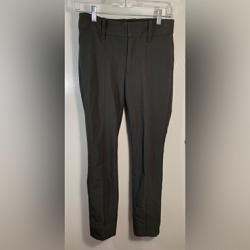 Vince EUC green skinny dress pants Size 2